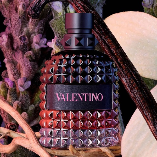 香水(ユニセックス) VALENTINO UOMO BORN IN ROMA INTENSE 50ml Valentino Uomo Born In Roma Intense Men Eau de Parfum